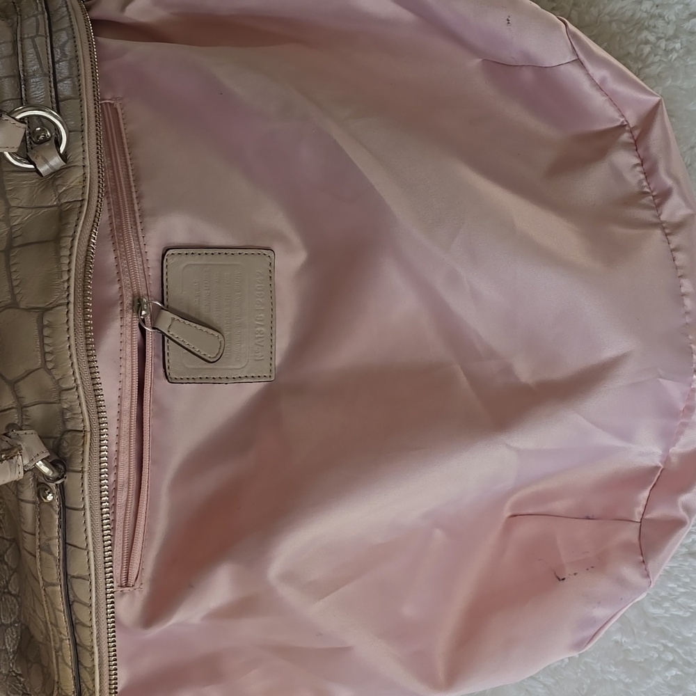 COACH Madison LINDSEY Croc Embossed Large Purse - Picture 15 of 16